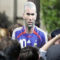 Zidane, en boca de todos. (AP)