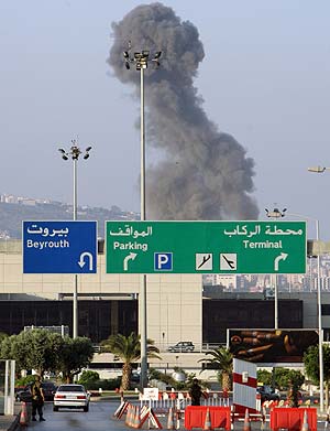 Acceso al aeropuerto de Rafic Hariri. (Foto: AFP)
