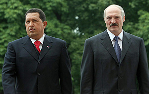El presidente de Venezuela, Hugo Chvez, y el de Bielorrusia, Alexander Lukashenko. (Foto: EFE)