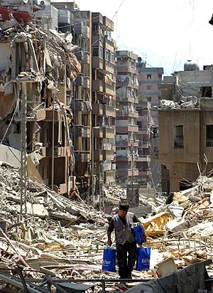 Imagen de la ciudad de Beirut tras los bombardeos del Ejrcito israel. (Foto: AP)