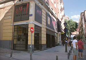 Imagen del Teatro Alfil de Madrid, situado en la calle Pez. (Foto: EFE)