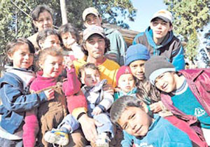 Cleto Ruiz, con parte de sus hijos. (Foto: Clarn.com)