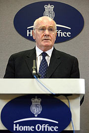 John Reid, ministro de Interior. (Foto: AFP)