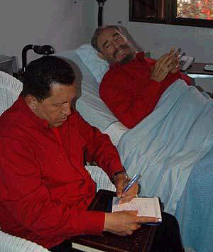 Chávez, junto a Fidel, en su convalecencia. (Foto: Embajada de Cuba)