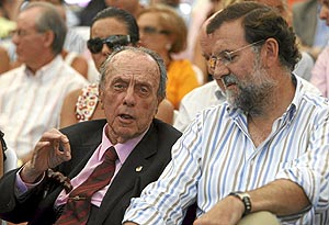 Fraga conversa con Rajoy en Pontevedra. (Foot: EFE)
