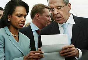 Condoleezza Rice y Sergey Lavrov, el pasado mes de julio en San Petersburgo. (Foto: AP)