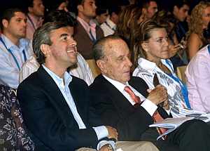 Angel Acebes, junto A Manuel Fraga, en el Congreso. (Foto: EFE)