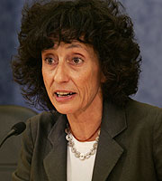 La ministra de Educación, Mercedes Cabrera. (Foto: EFE)