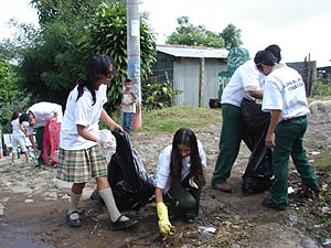 Campaa de limpieza finalizada por la ONG. (Foto: INTERVIDA)