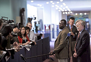 John Bolton durante la rueda de prensa. (Foto: EFE)