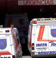 Ambulancias de urgencias en el Hospital de La Paz. (Foto: A. Cuellar)