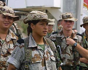 Las Fuerzas Armadas cuentan con una plantilla de 125.885 personas, de las que 15.402 son mujeres. (Foto: E. Salas)