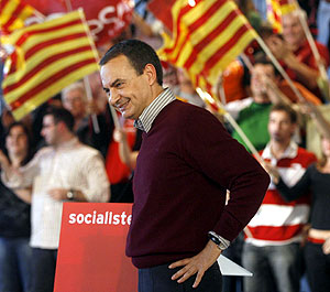 Zapatero en un momento del mitin. (Foto: EFE)
