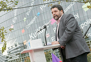 Joseba lvarez durante su discurso en Estrasburgo. (Foto: EFE)