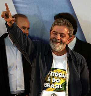 Lula celebra los resultados. (Foto: EFE)