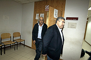 Joaqun Tejeiro y Pedro Torrejn (en primer plano) durante su declaracin ante el juez. (Foto: Jaime Villanueva)