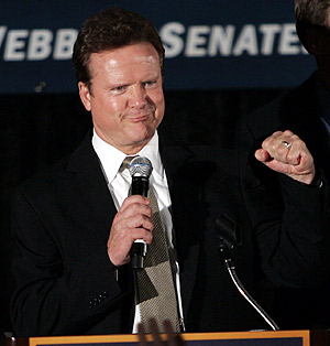 El senador demócrata Jim Webb celebra su victoria en Virgina. (Foto: AP)