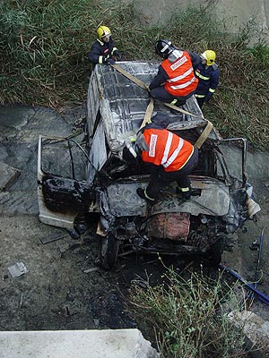 Un accidente de trfico ocurrido el domingo en Almudvar (Huesca). (Foto: EFE)