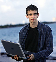'Blake Ross, 'inventor' de Firefox, y su herramienta de trabajo. (Foto: BlakeRoss.com)'