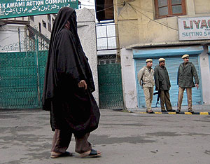 Una mujer con burka, en la India. (Foto: EFE)
