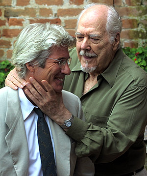 Altman, junto a Richard Gere, en el Festival de Venecia de 2000. (Foto: REUTERS)