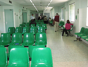 Sala de espera de extracciones del Gregorio Maran.(Foto: Azucena Snchez)