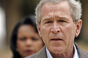 Bush, durante sus vacaciones en su rancho de Texas. (Foto: AP)