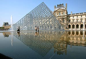 Acceso al Museo del Louvre, en Pars. (Foto: AFP)