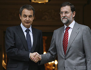 Zapatero y Rajoy, antes de su reunin en el Palacio de la Moncloa. (Foto: EFE)