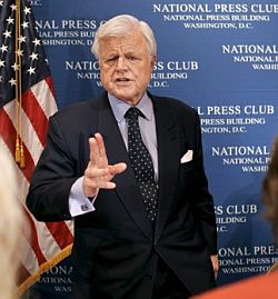 El senador demcrata Edward Kennedy, firme opositor a Bush. (Foto: EFE)