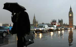 Las temperaturas no acaban de bajar en Londres. (Foto: AP)