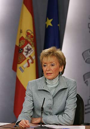 La vicepresidenta, tras el Consejo de Ministros. (Foto: EFE)