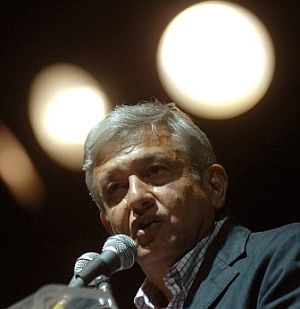 López Obrador se dirige a sus partidarios. (Foto: EFE)