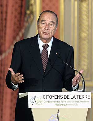 Jacques Chirac, durante la conferencia de prensa. (Foto: AFP)