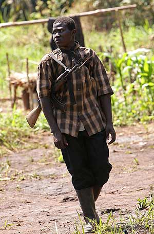 Un niño soldado de Uganda del grupo rebelde, donde se calcula que hay unos 1.500 jóvenes. (Foto: AFP)