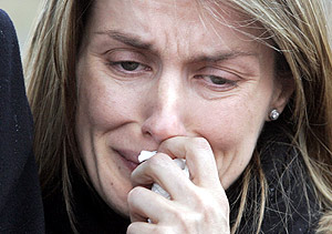 La Princesa de Asturias llora durante la incineración de su hermana. (Foto: AP)