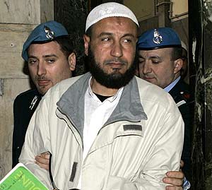 Rabei Osman, 'El Egipcio', detenido en Miln el 7 de junio de 2004. (Foto: AP)