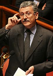 Massimo D'Alema, en el Senado. (Foto: REUTERS)