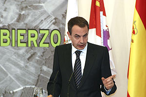 Zapatero, durante una intervencin el domingo en Len. (Foto: EFE)