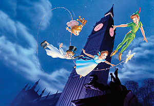 Peter Pan, Wendy y sus hermanos sobrevuelan el Big Ben. (Foto: Disney)