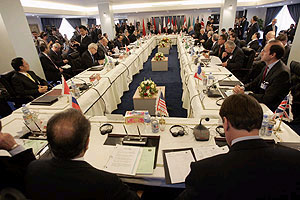 Vista general de los participantes en la conferencia. (Foto: AFP)