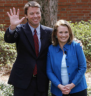 John Edwards y su esposa Elizabeth. (Foto: REUTERS)