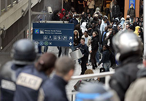 Momento de los altercados en el metro de Pars. (Foto: AP)
