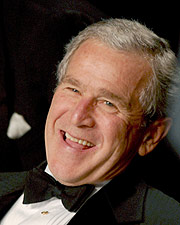 El presidente Bush, durante la cena. (Foto: EFE)