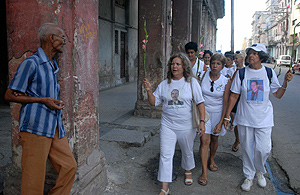 Las Damas de Blanco durante una protesta. (Foto: EFE)