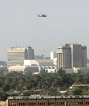 Helicópteros de EEUU sobre Bagdad. (Foto: EFE)