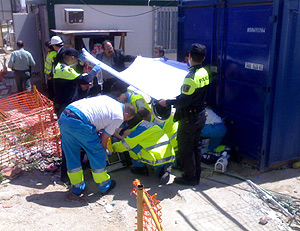 Herido grave un obrero al caer de una altura de ocho metros en ...
