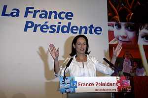 Ségolène Royal, ante sus seguidores tras conocerse los primeros resultados de la primera vuelta. (Foto: AFP)
