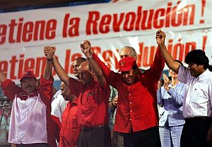De izqda. a dcha., Daniel Ortega, Carlos Lage, Hugo Chávez y Evo Morales. (Foto: AP)
