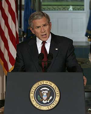 El presidente, durante el anuncio del veto. (Foto: AP)